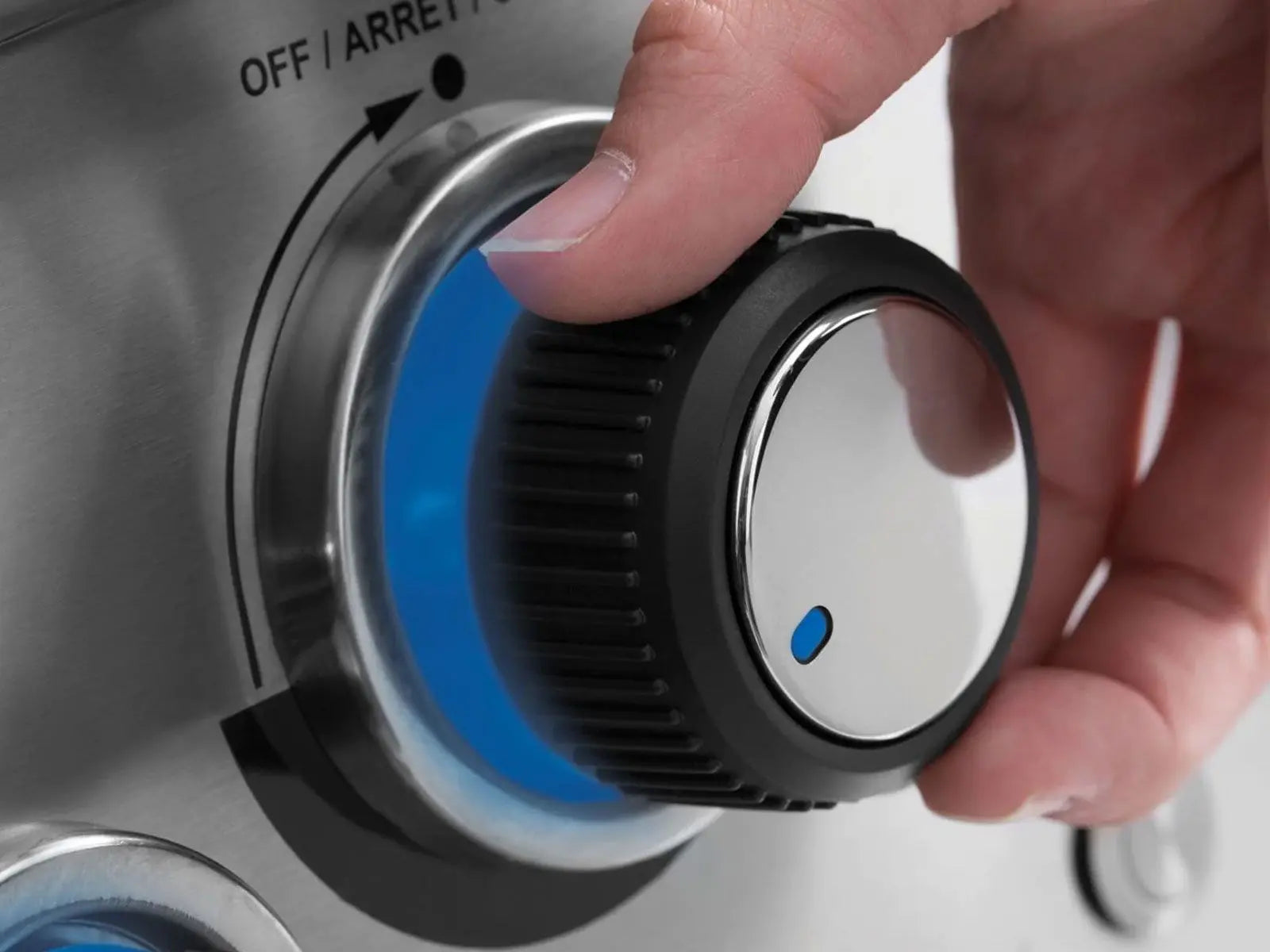 Broil King 9-Foot Outdoor Kitchen Island with Imperial S 590i 5-Burner Gas Grill, Rotisserie, Side Burner & Refrigerator Designing Backyards